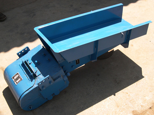 electronic vibrating feeder,electric-magnetic vibrating feeder,feeder,feeding Machine